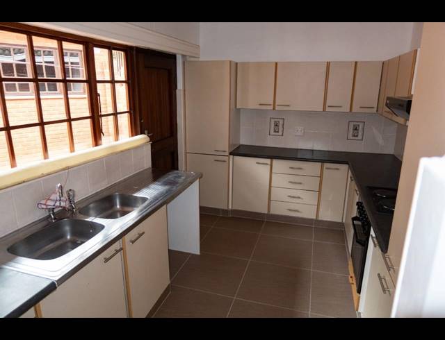2 BEDROOM TOWNHOUSE SOLD IN MONTROSE